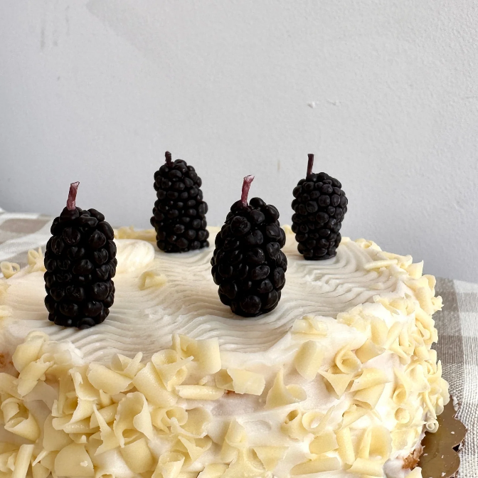 Blackberry Beeswax Birthday Candles: 5